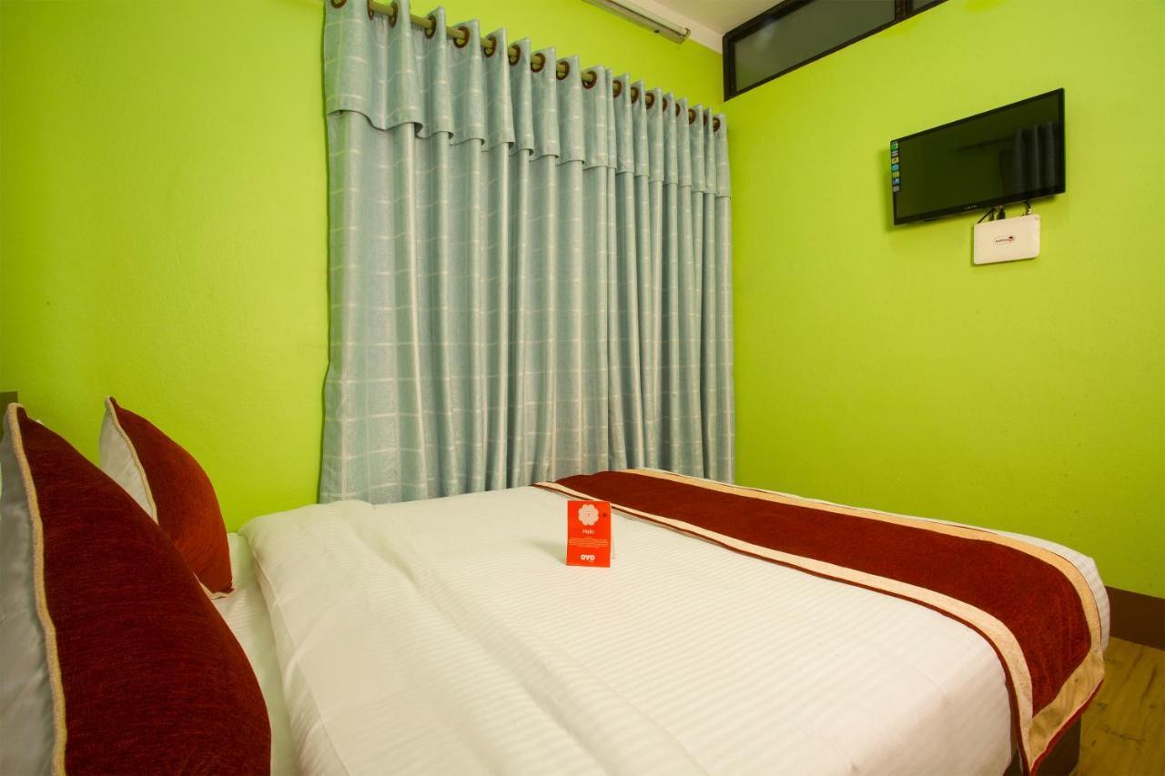 Oyo 146 Somewhere Hotel & Resturant Catmandu Exterior foto