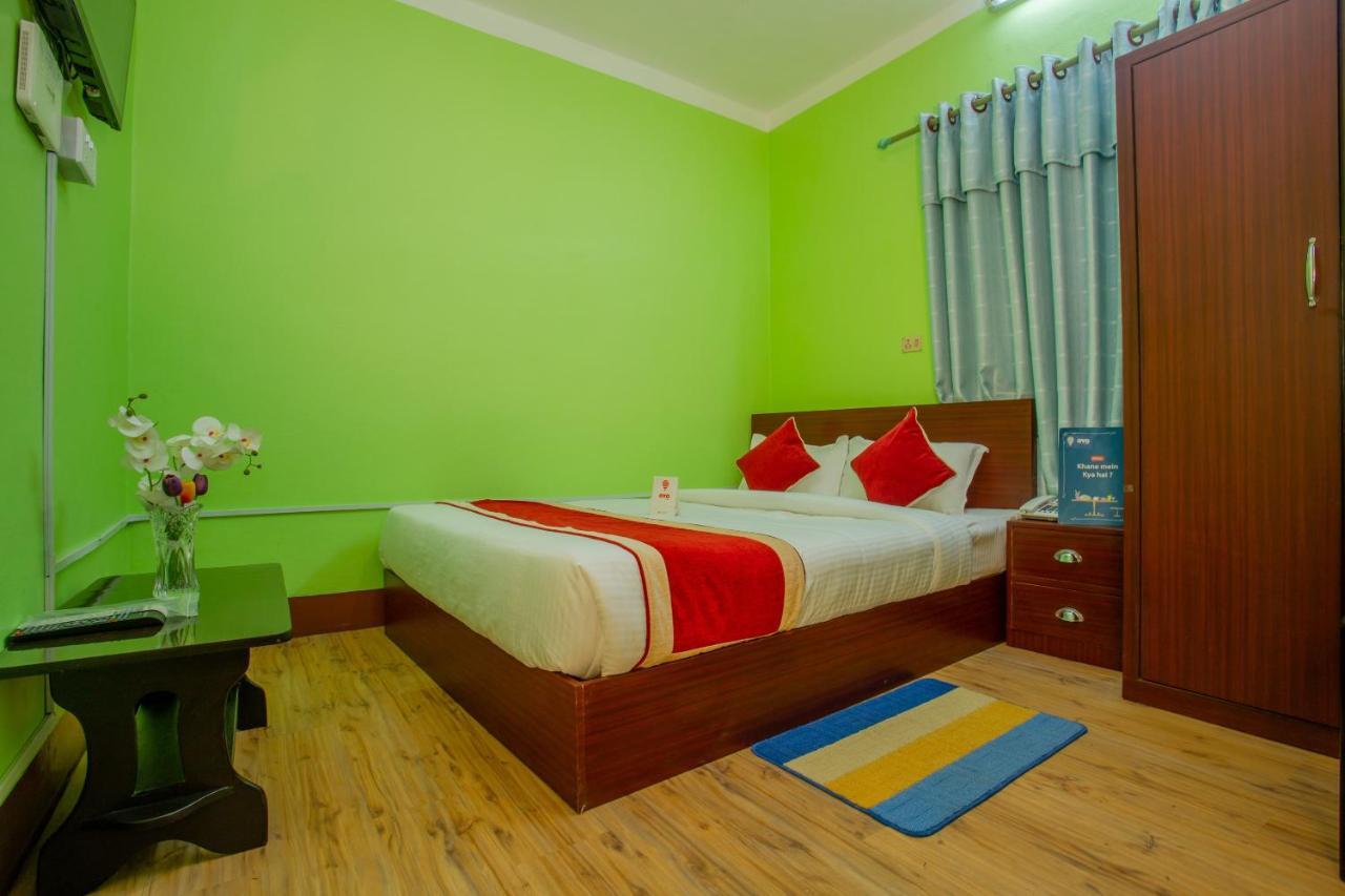 Oyo 146 Somewhere Hotel & Resturant Catmandu Exterior foto