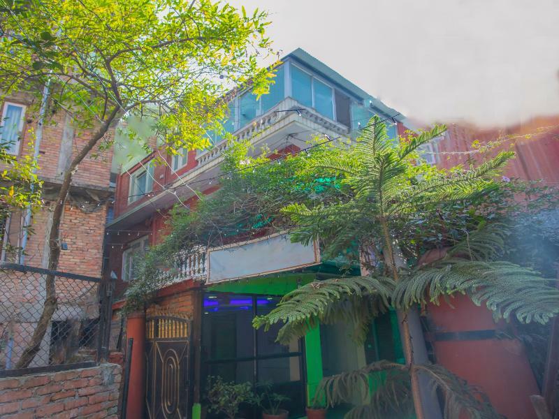 Oyo 146 Somewhere Hotel & Resturant Catmandu Exterior foto