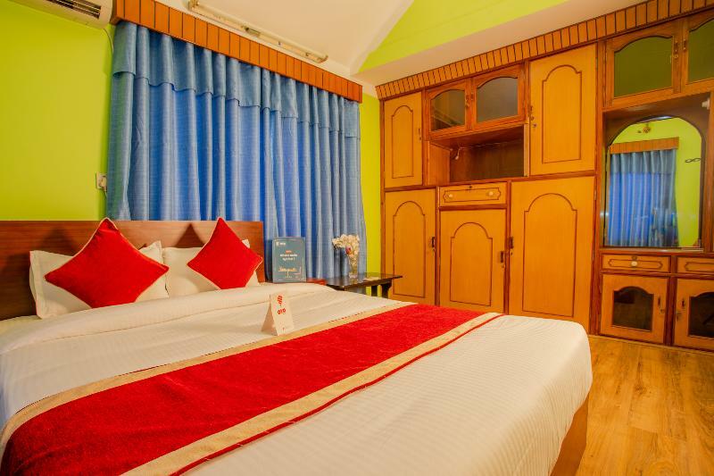Oyo 146 Somewhere Hotel & Resturant Catmandu Exterior foto